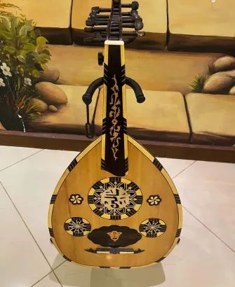 Handcrafted Salmeen Oud – Golden Floral Edition