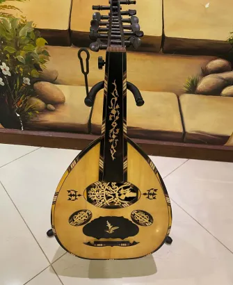 Handcrafted Salmeen Oud – Golden Vine Edition