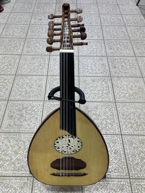 Handcrafted Salmeen Oud Oval Pattern