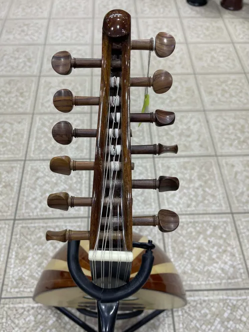 Handcrafted Salmeen Oud Oval Pattern