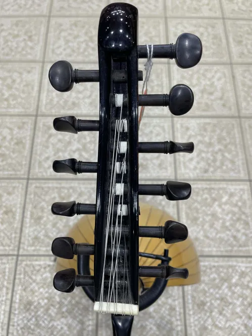 Handcrafted Salmeen Oud 