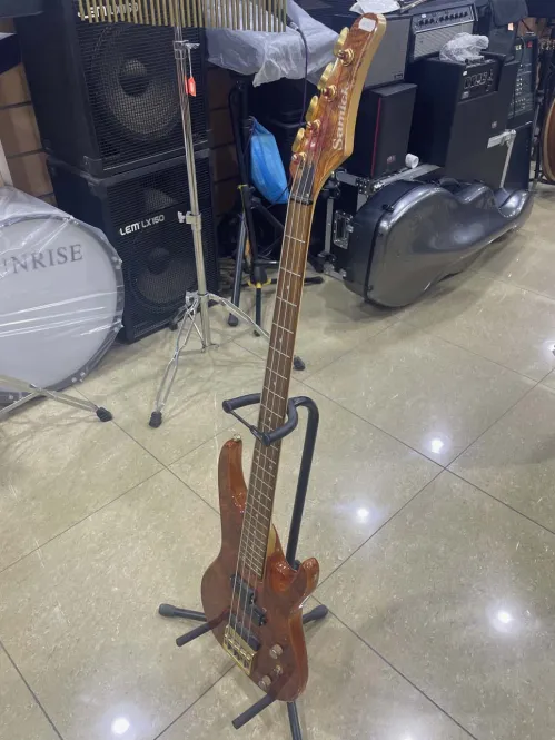 Samick 4-String Electric Bass Guitar – Natural Wood Finish