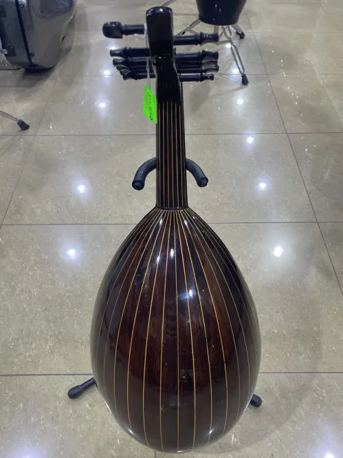 Handcrafted Salmeen Oud