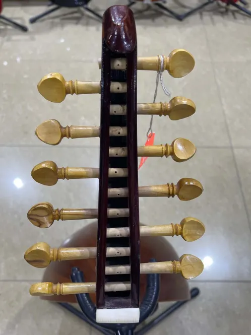 Egyptian Oud – Natural Cedar Elegance