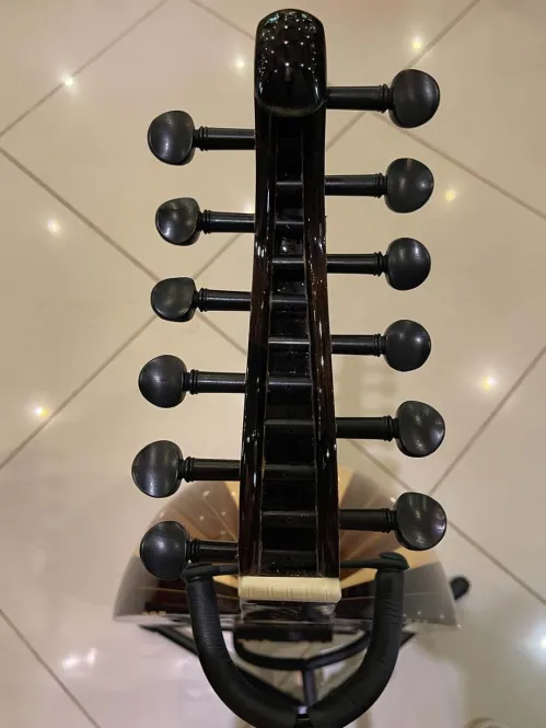 Handcrafted Salmeen Oud – Darkwood Harmony