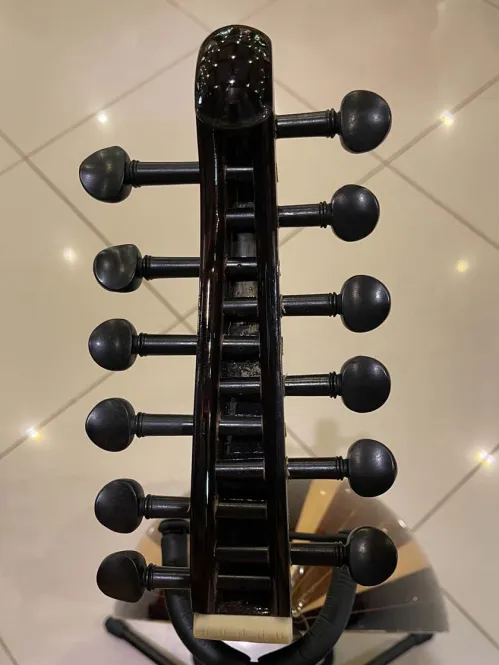 Handcrafted Salmeen Oud – Desert Rose Edition