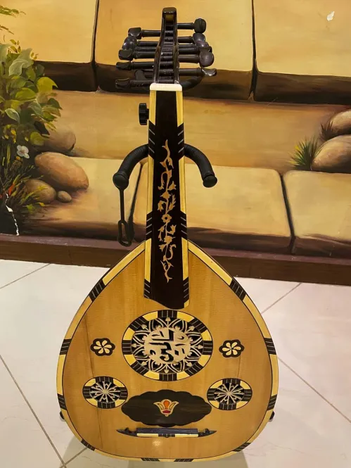 Handcrafted Salmeen Oud – Golden Floral Edition