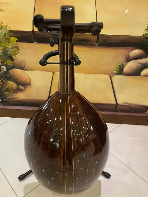 Handcrafted Salmeen Oud – Golden Floral Edition