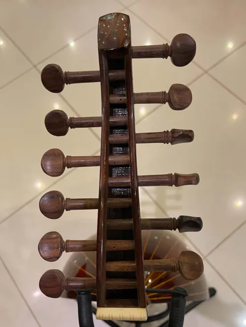 Handcrafted Salmeen Oud – Desert Elegance Edition