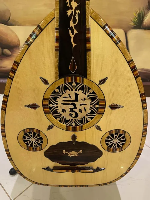 Handcrafted Salmeen Oud – Golden Radiance Edition