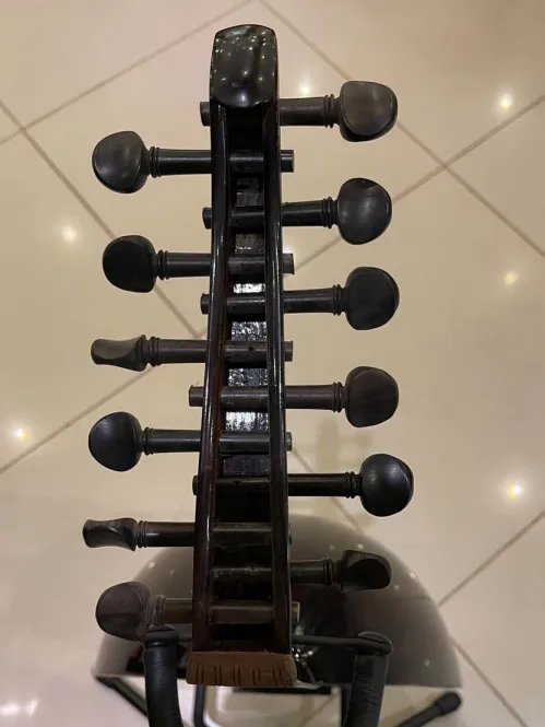 Handcrafted Salmeen Oud – Golden Vine Edition