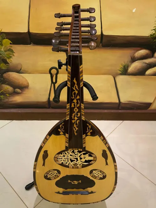 Handcrafted Salmeen Oud – Birds of Harmony Design
