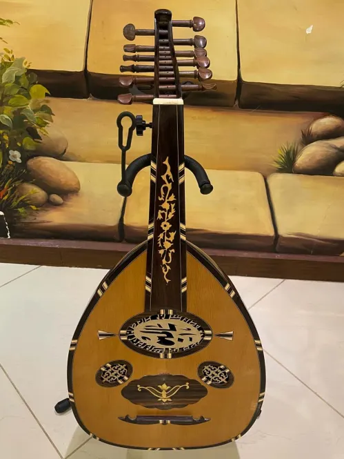 Handcrafted Salmeen Oud – Golden Rosette Edition