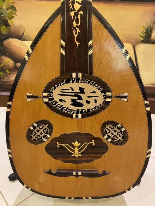 Handcrafted Salmeen Oud – Golden Rosette Edition