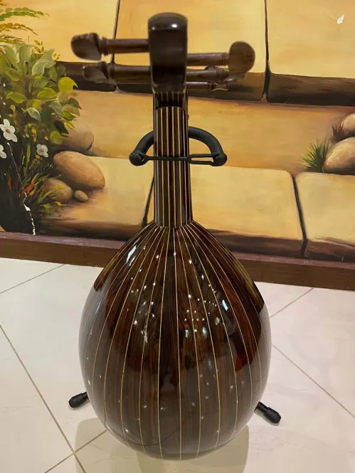 Handcrafted Salmeen Oud – Golden Rosette Edition