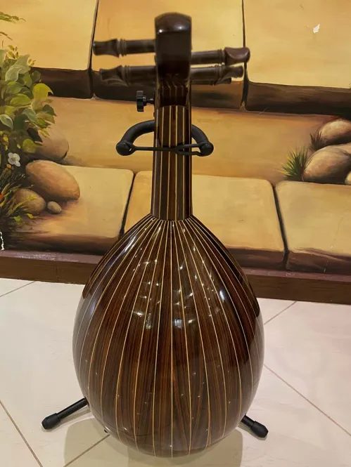 Handcrafted Salmeen Oud – Royal Carved Edition