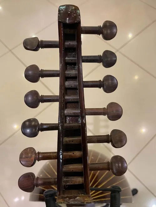 Handcrafted Salmeen Oud – Royal Carved Edition