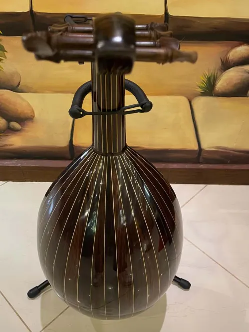 Handcrafted Salmeen Oud