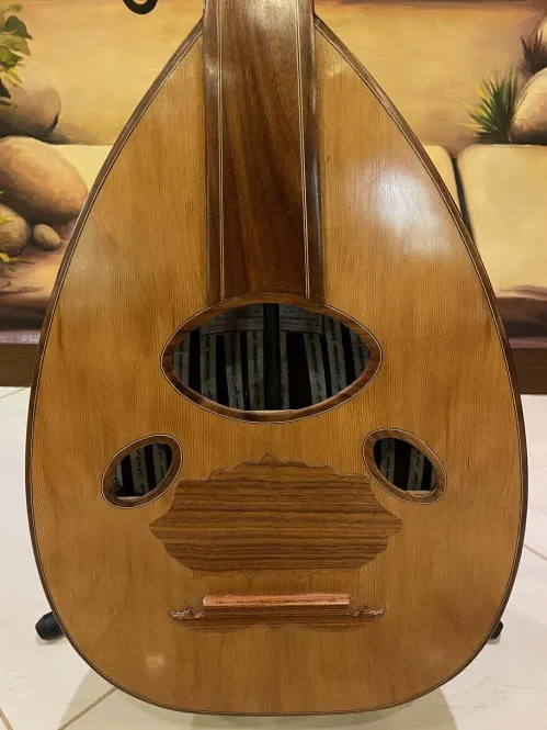 Handcrafted Salmeen Oud – Classic Natural Finish